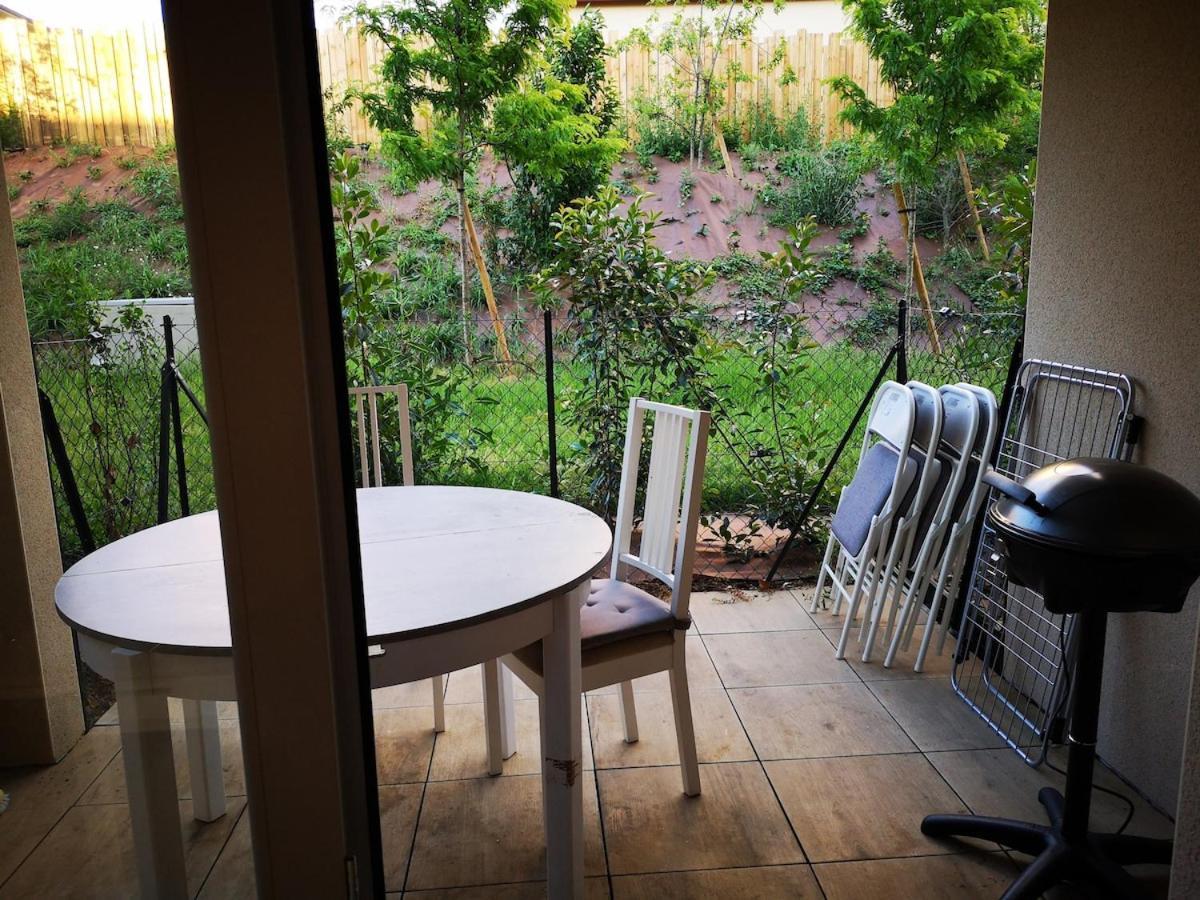 Ferienwohnung Quiet Charming T2 With Terrace 5Km From Lyon Dardilly Exterior foto